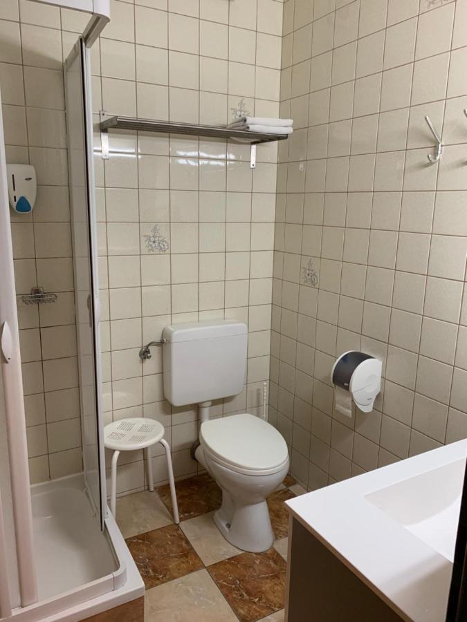 לויפרסדורף ביי פורסטנפלד Hotel Arkadenhof מראה חיצוני תמונה