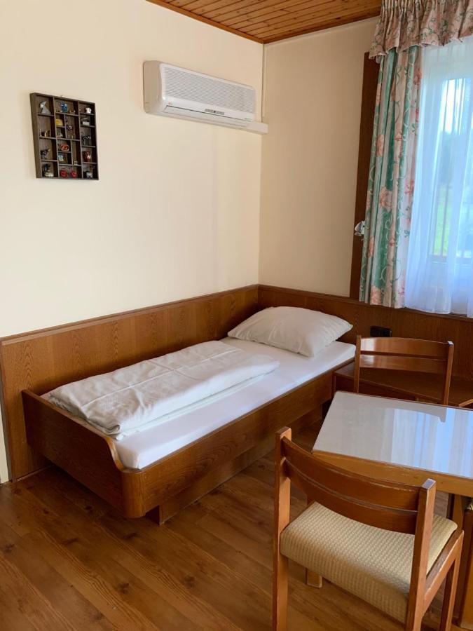 לויפרסדורף ביי פורסטנפלד Hotel Arkadenhof מראה חיצוני תמונה