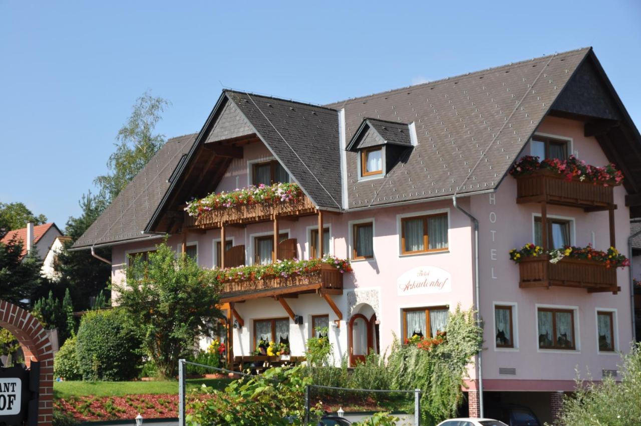 לויפרסדורף ביי פורסטנפלד Hotel Arkadenhof מראה חיצוני תמונה